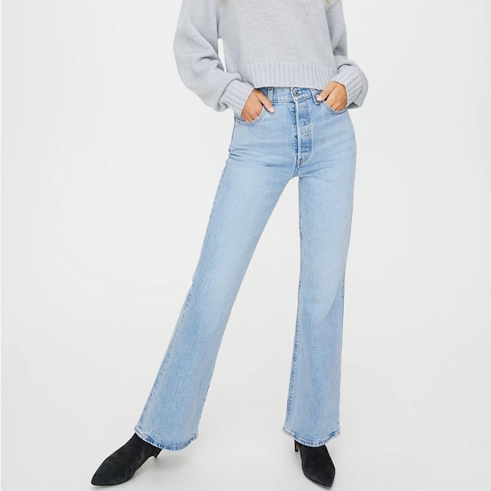 ❤️Host Pick❤️ New Levi’s rib cage flare jeans